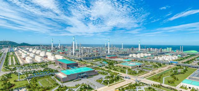 將石化瑰寶鑲嵌在東北振興厚土上&mdash;&mdash;恒力(大連長(zhǎng)興島)產(chǎn)業(yè)園十年發(fā)展